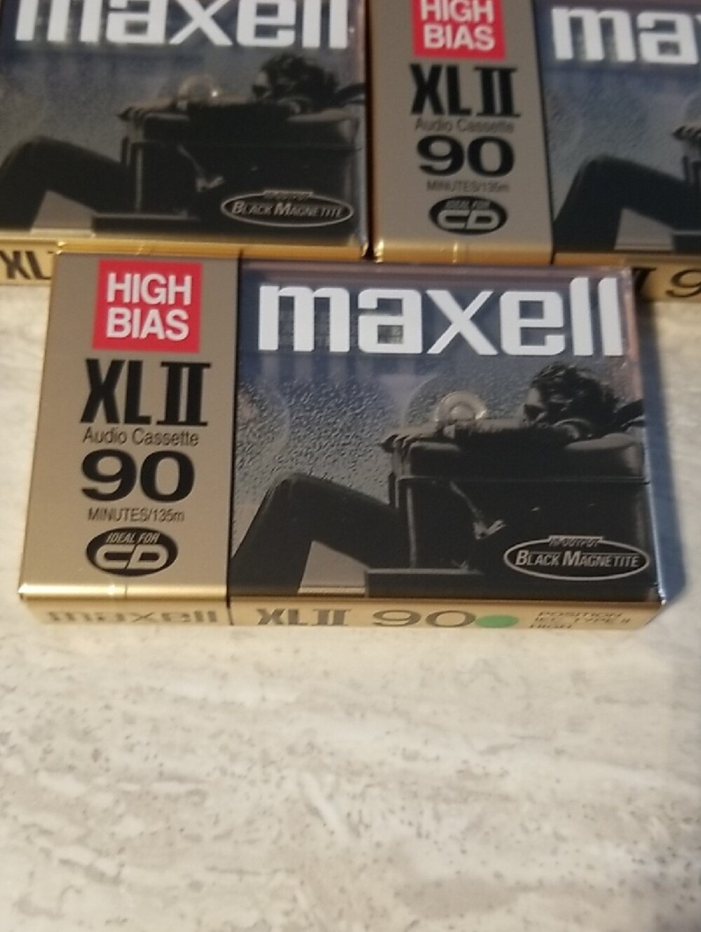 Maxwell XL II 90 High Bias Audio Cassette - Gold and Black - Picture 2 of 2